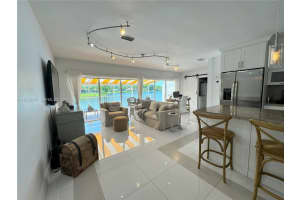 7002 Holly Rd Miami Lakes, FL 33014 - MLS#A11959747