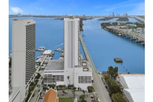 555 15th St , Miami, FL 33132 - MLS#A11959905