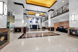 555 15th St , Miami, FL 33132 - MLS#A11959905