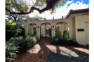 4350 Palmarito St Coral Gables, FL 33146 - MLS#A11959991