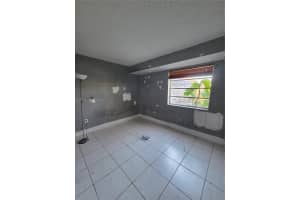 15675 Sw 82nd Cir Ln 3-3, Miami