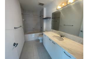 133 Ne 2 Ave 1813 Miami, FL 33132 - MLS#A11960130