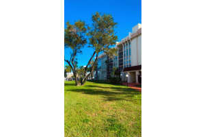701 Three Islands Blvd 201 Hallandale Beach, FL 33009 - MLS#A11960141