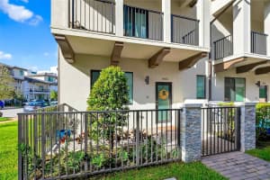 4426 Nw 83rd Pkwy Doral, FL 33166 - MLS#A11960144