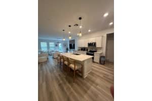 8352 Nw 7th Pl, Plantation