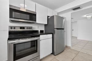 100 Golden Isles Dr 406 Hallandale Beach, FL 33009 - MLS#A11960175