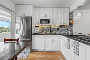 5100 Washington St 207, Hollywood