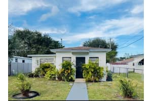 2413 Nw 66th St, Miami