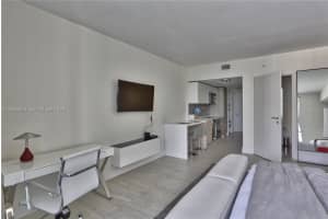 1300 Brickell Bay Dr 2700 Miami, FL 33131 - MLS#A11960230