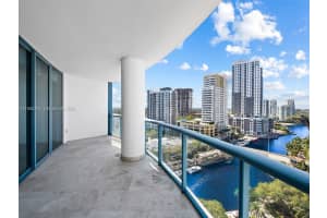 333 Las Olas Way 1502 Fort Lauderdale, FL 33301 - MLS#A11960291