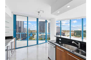 333 Las Olas Way 1502 Fort Lauderdale, FL 33301 - MLS#A11960291