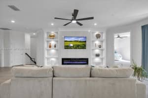 5704 Melbourne Ct. 6722 Naples, FL 34142 - MLS#A11960303