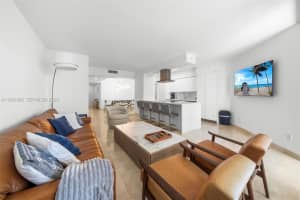 Blue Diamond Tower, 4779 Collins Ave APT 3804, Miami Beach, FL 33140, - MLS#A11960308