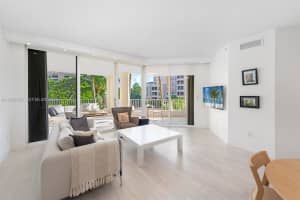 715 Crandon Blvd 305 Key Biscayne, FL 33149 - MLS#A11960347