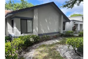 5223 Gate Lake Rd 5223 Tamarac, FL 33319 - MLS#A11960372