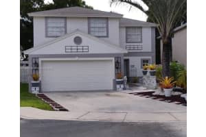 110 E Riverbend Dr, Sunrise