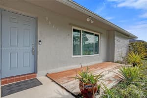 9607 Nw 81st St Tamarac, FL 33321 - MLS#A11960442