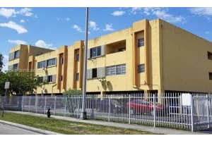 1555 W 44th Pl 305 Hialeah, FL 33012 - MLS#A11960456