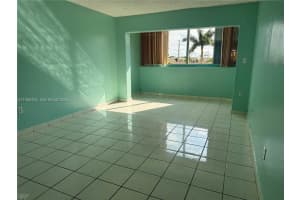 1555 W 44th Pl 305 Hialeah, FL 33012 - MLS#A11960456