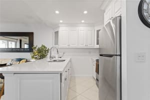 815 Sw 11th Ave 18g Hallandale Beach, FL 33009 - MLS#A11960487