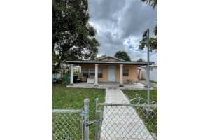 3630 Nw 98th St, Miami