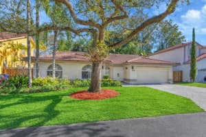 10635 Sw 158th Pl, Miami