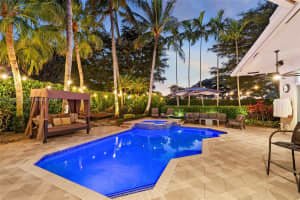 2567 Montclaire Cir, Weston