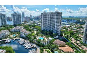 2000 Island Bl 1109, Aventura