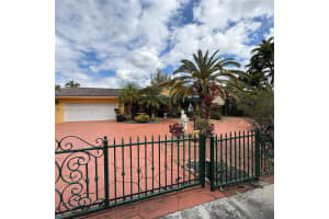 101 S Royal Poinciana Blvd, Miami Springs