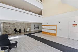 301 Racquet Club Rd 103 Weston, FL 33326 - MLS#A11960761