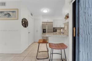 6502 Kendale Lakes Dr , Miami, FL 33183 - MLS#A11960824