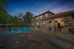 5621 Sw 68th Ct Miami, FL 33143 - MLS#A11960857