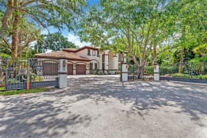 5621 Sw 68th Ct Miami, FL 33143 - MLS#A11960857