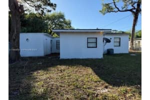 215 Sw 21st Way Fort Lauderdale, FL 33312 - MLS#A11960881