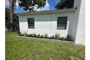 215 Sw 21st Way Fort Lauderdale, FL 33312 - MLS#A11960881