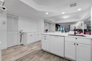 23380 Carolwood Ln 205, Boca Raton