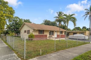 6141 Funston St Hollywood, FL 33023 - MLS#A11960932