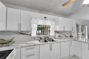 6141 Funston St Hollywood, FL 33023 - MLS#A11960932