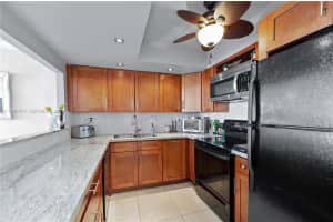 3180 S Ocean Dr 618 Hallandale Beach, FL 33009 - MLS#A11960970