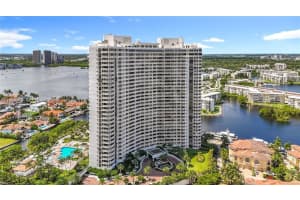 1000 W Island Blvd 2312 Aventura, FL 33160 - MLS#A11960979