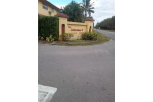 2747 Nw 47th Ln 3006, Lauderdale Lakes