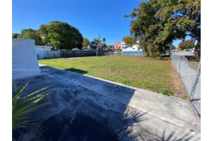 691 E 48th St Hialeah, FL 33013 - MLS#A11961004