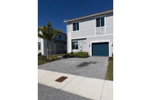 679 Se 13th St Cir 679 Homestead, FL 33034 - MLS#A11961033