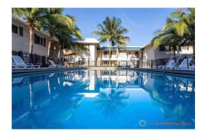 8609 Sw 68th Ct 2, Pinecrest