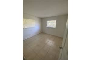 933 Ne 38th St 2-3 Oakland Park, FL 33334 - MLS#A11961062