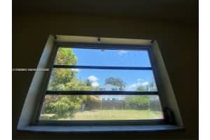 933 Ne 38th St 2-3 Oakland Park, FL 33334 - MLS#A11961062