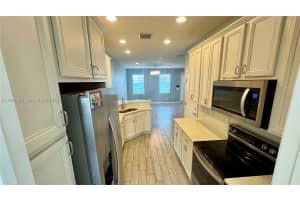 3973 Poinciana Ln Hollywood, FL 33021 - MLS#A11961102