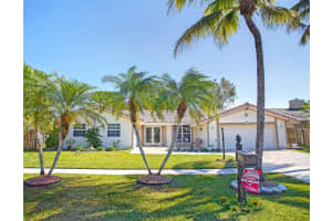 570 Royal Poinciana Ct Weston, FL 33326 - MLS#A11961214