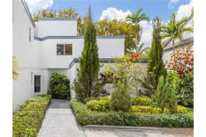 20205 W Oak Haven Cir, Miami