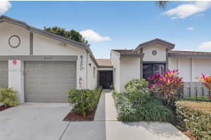 8200 Whispering Palm Dr Boca Raton, FL 33496 - MLS#A11961320